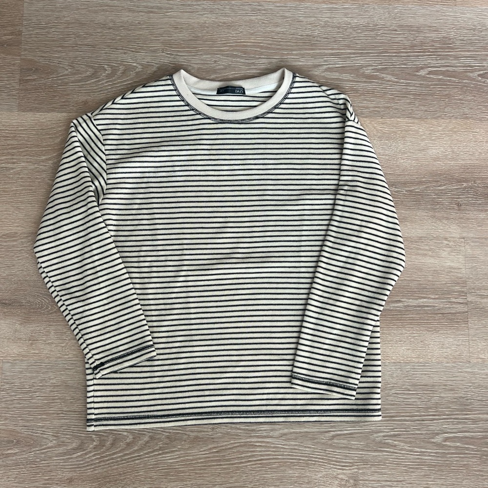 Striped Black and White Sweatshirt
